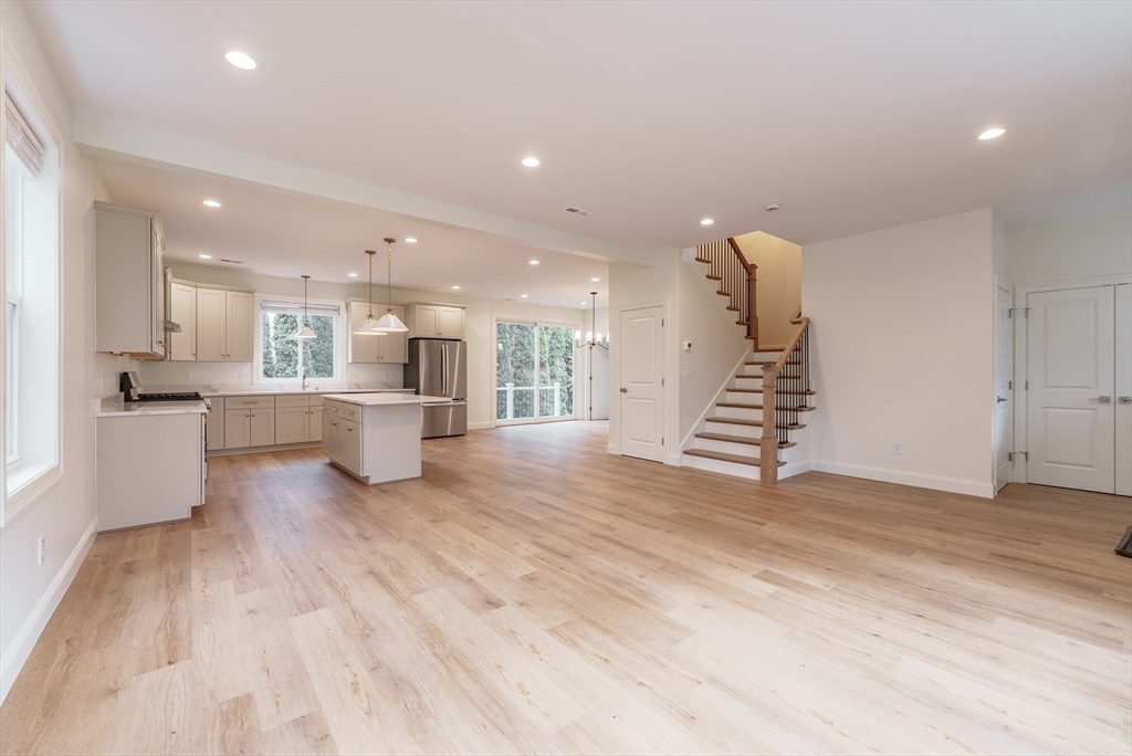 4 bed, 1 bath apartment for rent at 23 Moore St Unit 23, Agawam — photo 4 of 36