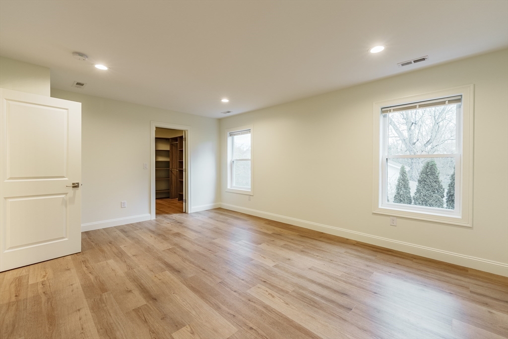 4 bed, 1 bath apartment for rent at 23 Moore St Unit 23, Agawam — photo 30 of 36