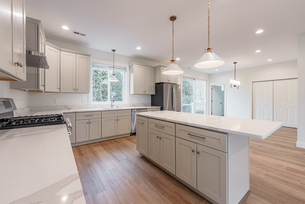 4 bed, 1 bath apartment for rent at 23 Moore St Unit 23, Agawam — photo 9 of 36
