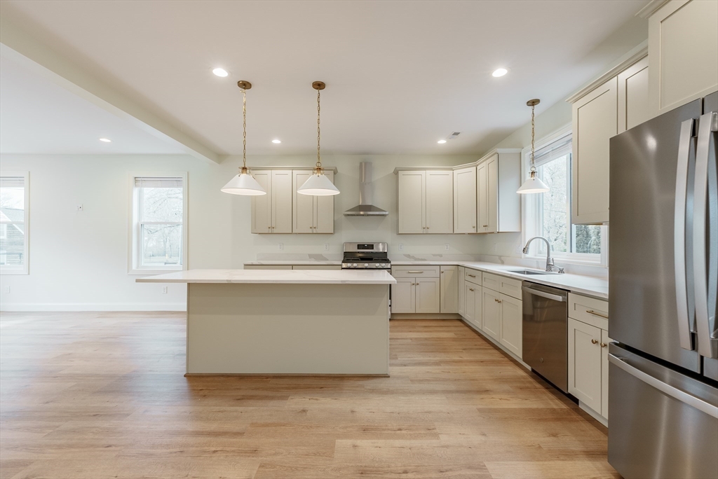 4 bed, 1 bath apartment for rent at 23 Moore St Unit 23, Agawam — photo 12 of 36