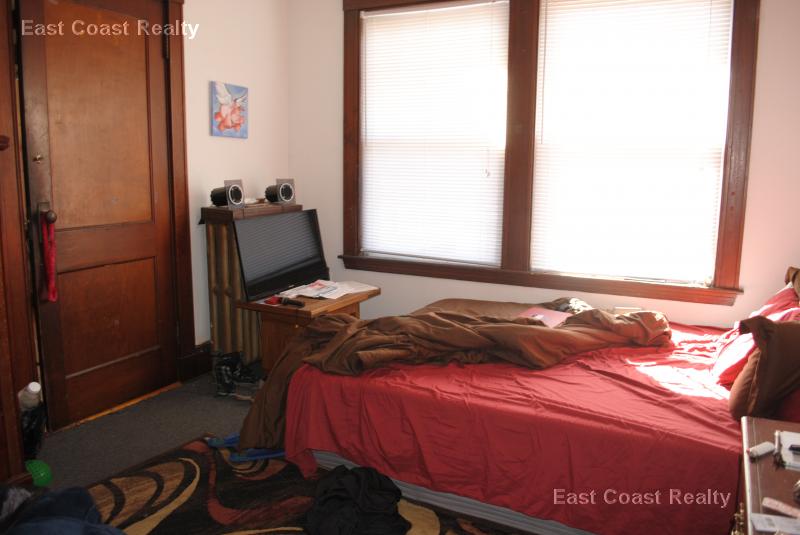 5 bed, 2 bath apartment for rent at 23 Moraine St Unit 0, Jamaica Plain — photo 4 of 12