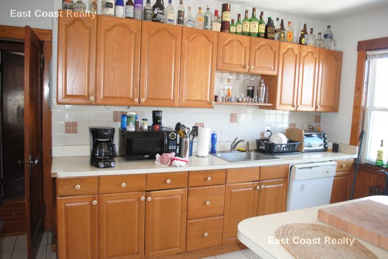 5 bed, 2 bath apartment for rent at 23 Moraine St Unit 0, Jamaica Plain — photo 9 of 12