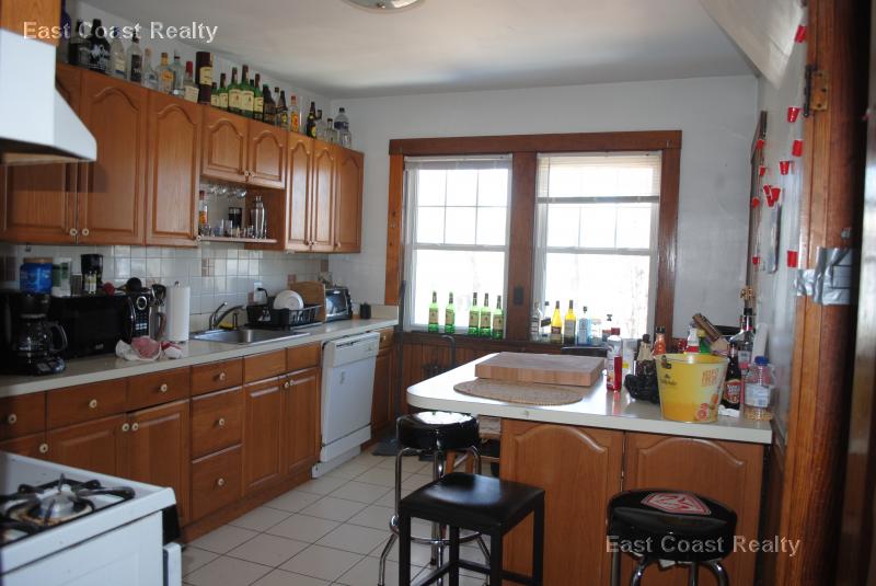 5 bed, 2 bath apartment for rent at 23 Moraine St Unit 0, Jamaica Plain — photo 8 of 12