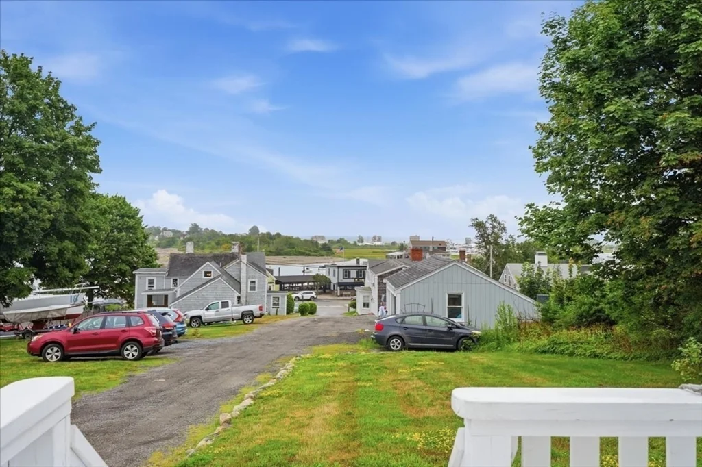 3 bed, 2 bath apartment for rent at 23 Morton Pl, Scituate Harbor — photo 28 of 32