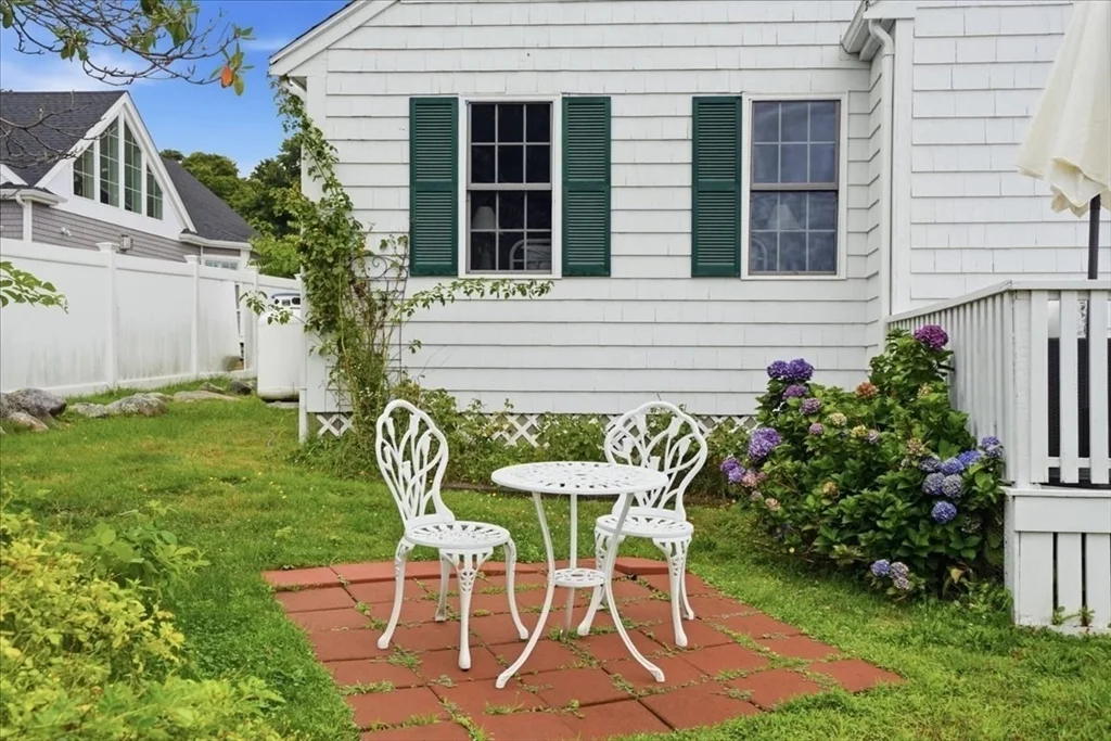 3 bed, 2 bath apartment for rent at 23 Morton Pl, Scituate Harbor — photo 29 of 32