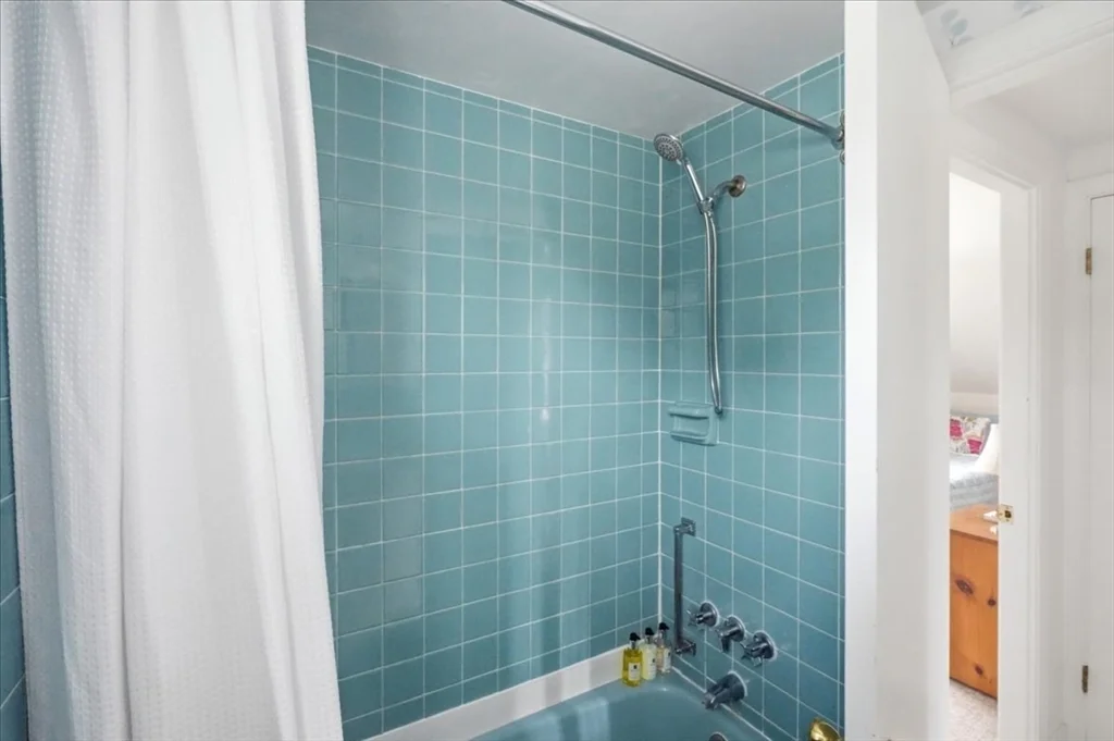 3 bed, 2 bath apartment for rent at 23 Morton Pl, Scituate Harbor — photo 24 of 32
