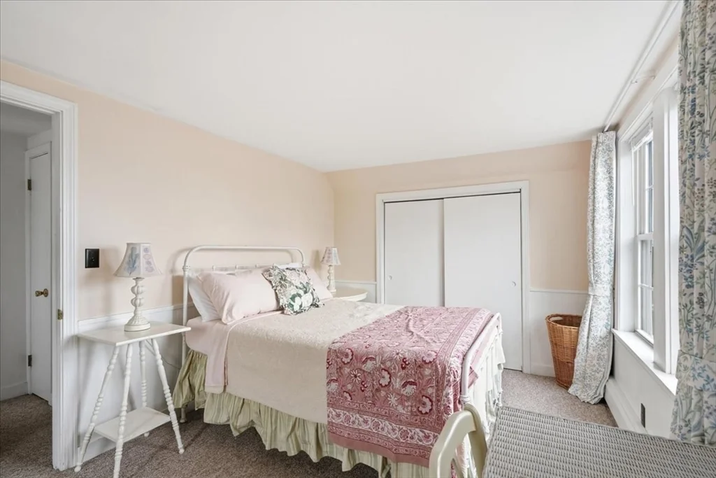 3 bed, 2 bath apartment for rent at 23 Morton Pl, Scituate Harbor — photo 16 of 32