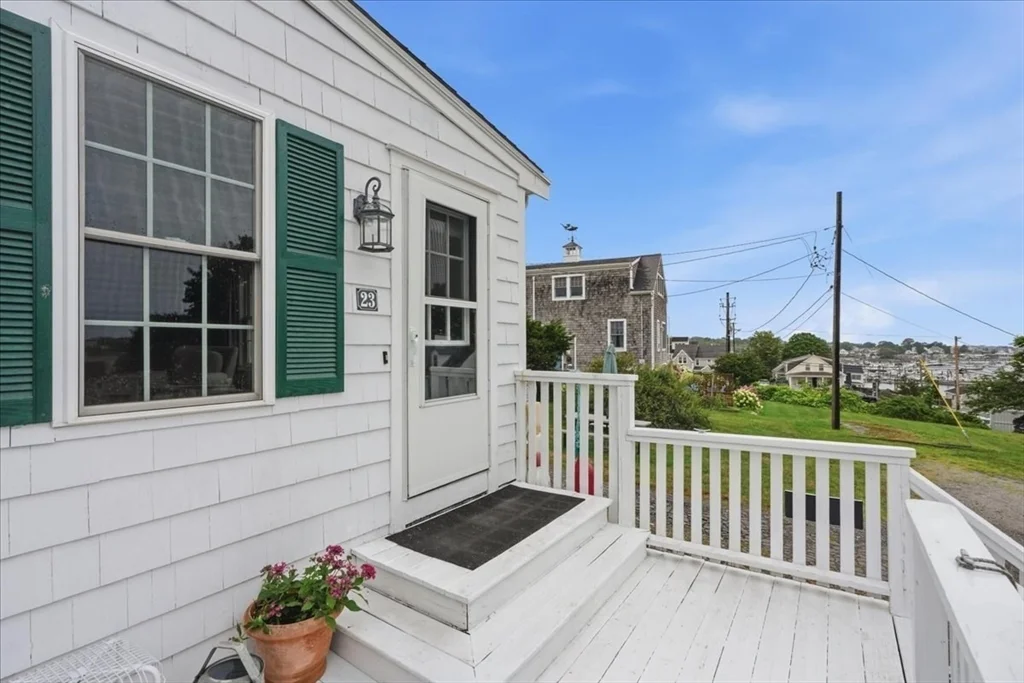 3 bed, 2 bath apartment for rent at 23 Morton Pl, Scituate Harbor — photo 26 of 32