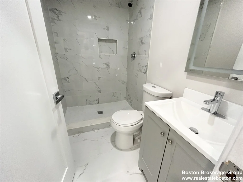 4 bed, 2 bath apartment for rent at 23 Mount Vernon St Unit 2, Dorchester — photo 7 of 9