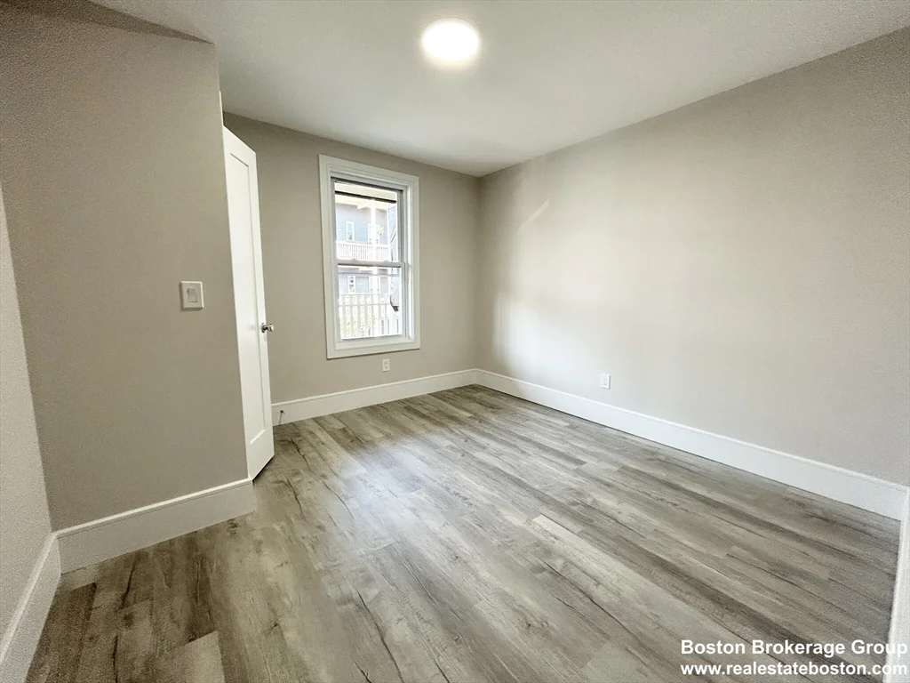4 bed, 2 bath apartment for rent at 23 Mount Vernon St Unit 2, Dorchester — photo 5 of 9