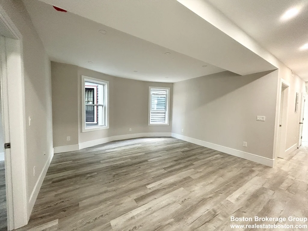 4 bed, 2 bath apartment for rent at 23 Mount Vernon St Unit 2, Dorchester — photo 3 of 9