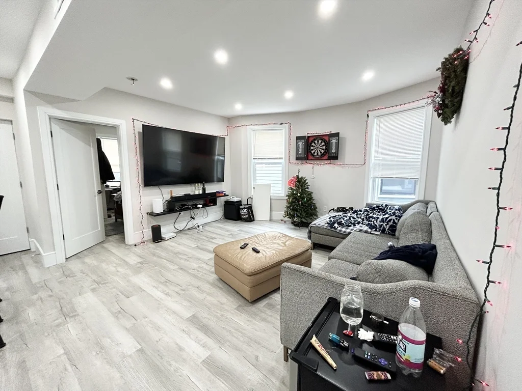 4 bed, 2 bath apartment for rent at 23 Mount Vernon St Unit 3, Dorchester — photo 3 of 13
