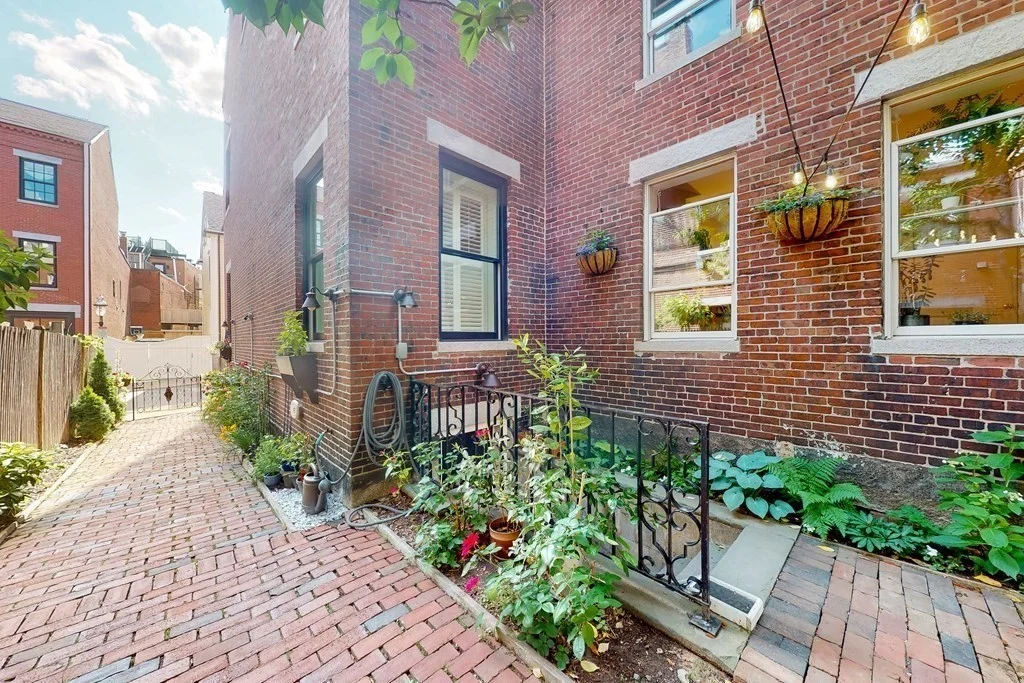 2 bed, 1 bath apartment for rent at 23 Mount Vernon St Unit R, Charlestown — photo 20 of 20