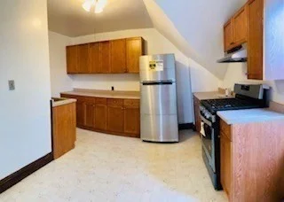 3 bed, 1 bath apartment for rent at 23 Munroe St Unit 2, Union Square — photo 6 of 19