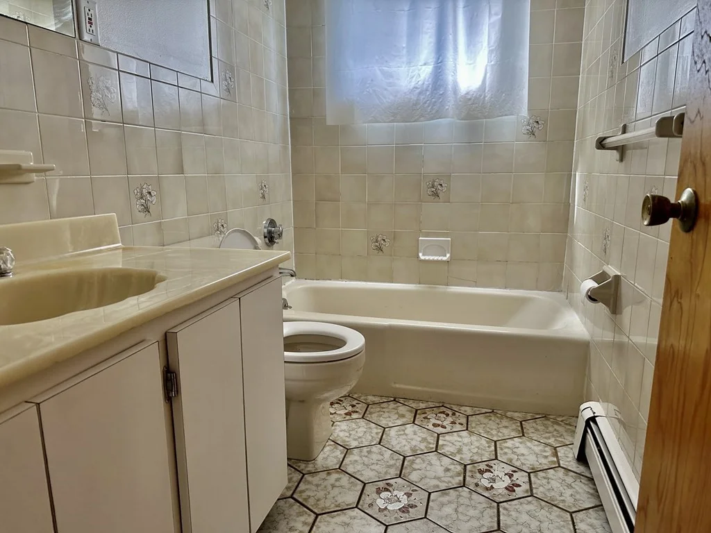 3 bed, 1 bath apartment for rent at 23 Myrtle St Unit 1, Watertown — photo 4 of 6