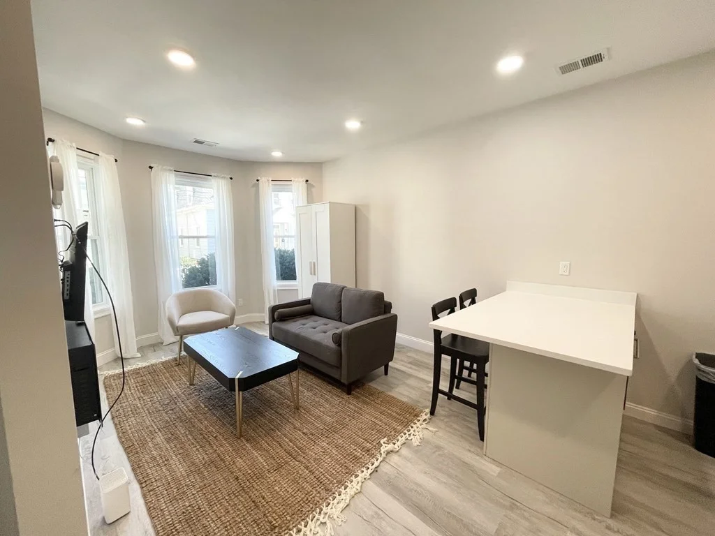 5 bed, 2 bath apartment for rent at 23 Newport St Unit 1, Dorchester — photo 3 of 17