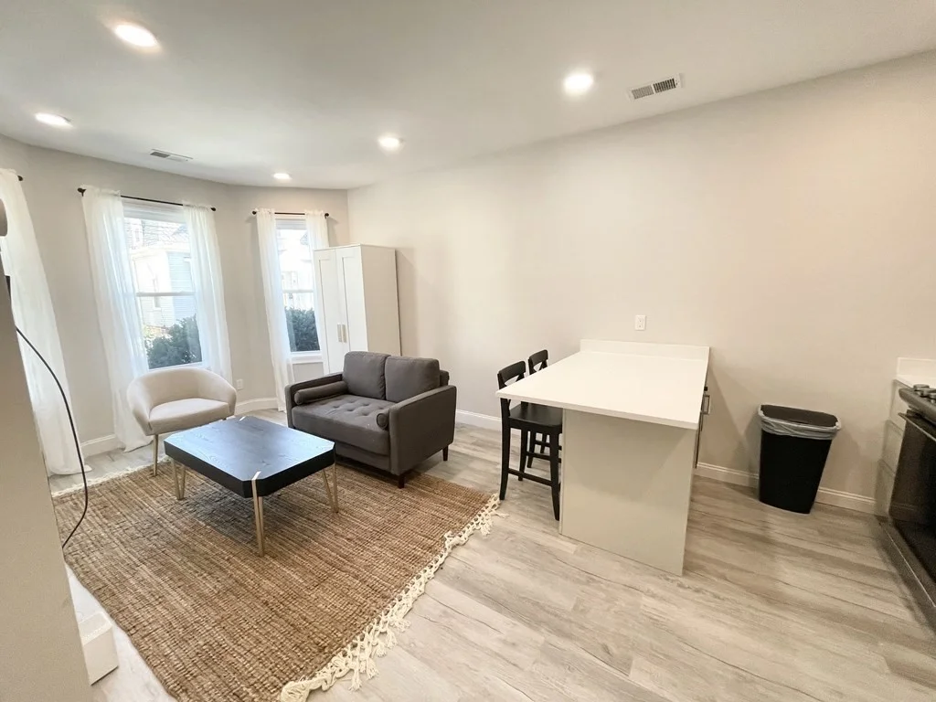 5 bed, 2 bath apartment for rent at 23 Newport St Unit 1, Dorchester — photo 4 of 17