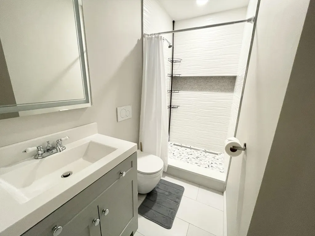 5 bed, 2 bath apartment for rent at 23 Newport St Unit 2, Dorchester — photo 10 of 13
