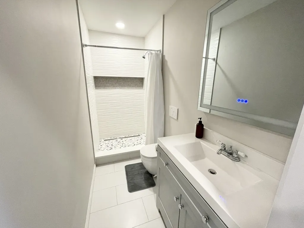 5 bed, 2 bath apartment for rent at 23 Newport St Unit 2, Dorchester — photo 11 of 13