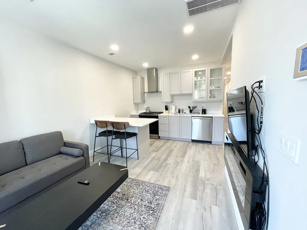 5 bed, 2 bath apartment for rent at 23 Newport St Unit 2, Dorchester — photo 2 of 13