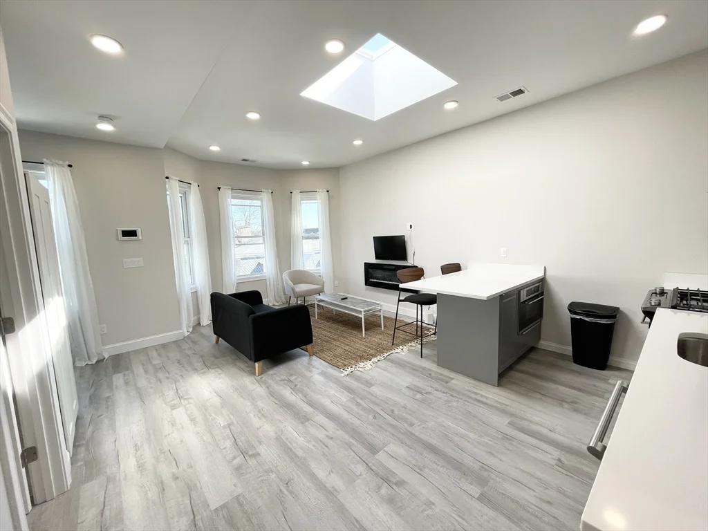 5 bed, 2 bath apartment for rent at 23 Newport St Unit 3, Dorchester — photo 3 of 18