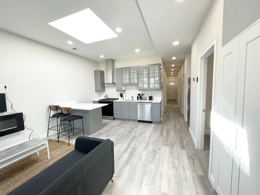 5 bed, 2 bath apartment for rent at 23 Newport St Unit 3, Dorchester — photo 2 of 18