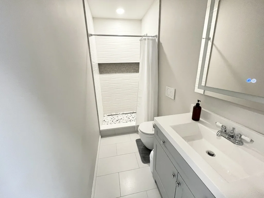 5 bed, 2 bath apartment for rent at 23 Newport St Unit 3, Dorchester — photo 16 of 18