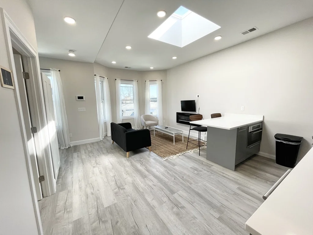 5 bed, 2 bath apartment for rent at 23 Newport St Unit 3, Dorchester — photo 4 of 18