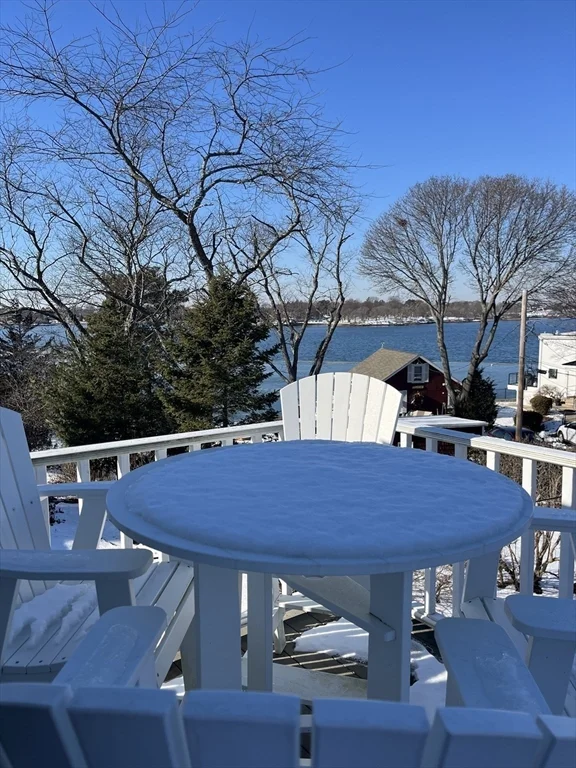 2 bed, 2 bath apartment for rent at 23 Nonantum, Marblehead — photo 25 of 29