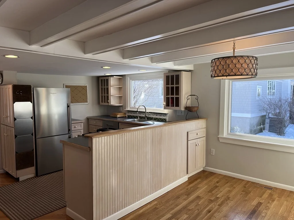 2 bed, 2 bath apartment for rent at 23 Nonantum, Marblehead — photo 7 of 29