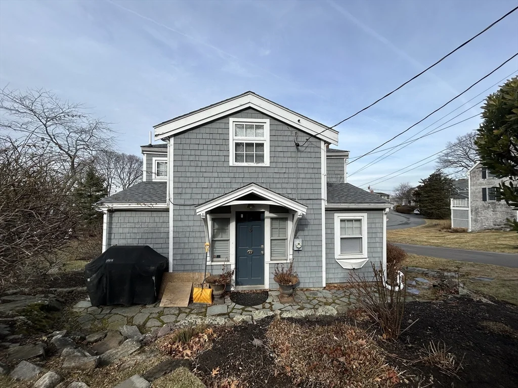 2 bed, 2 bath apartment for rent at 23 Nonantum Rd Unit -, Marblehead — photo 2 of 23