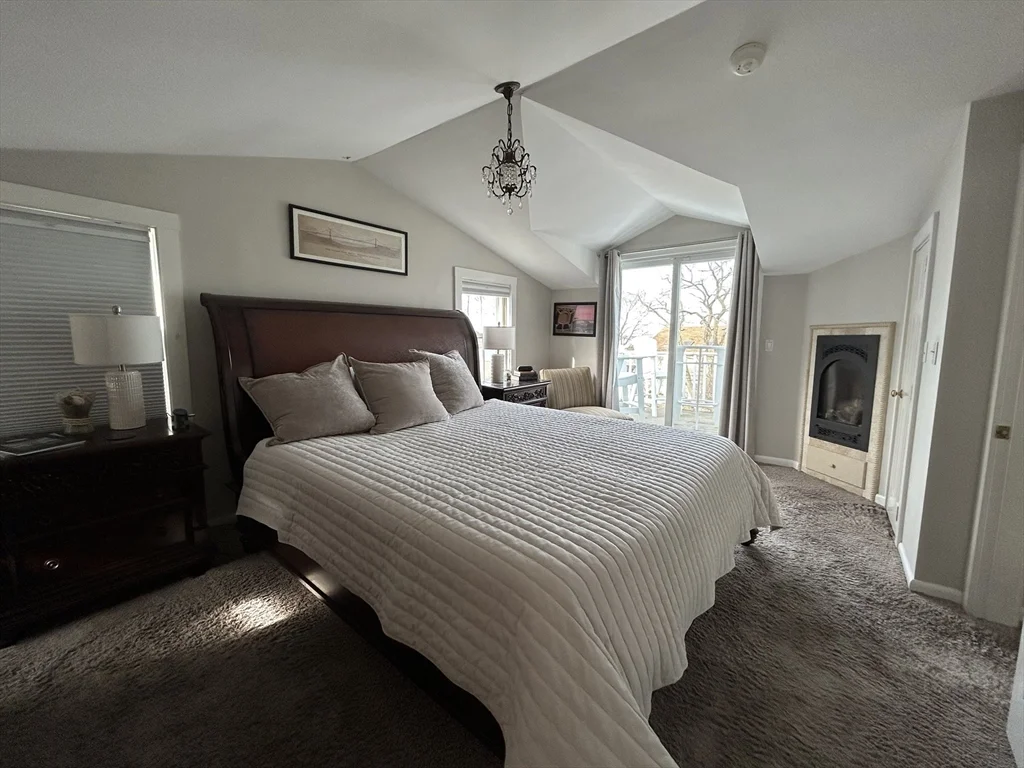 2 bed, 2 bath apartment for rent at 23 Nonantum Rd Unit -, Marblehead — photo 14 of 23