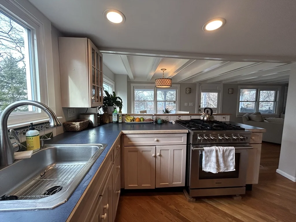 2 bed, 2 bath apartment for rent at 23 Nonantum Rd Unit -, Marblehead — photo 7 of 23