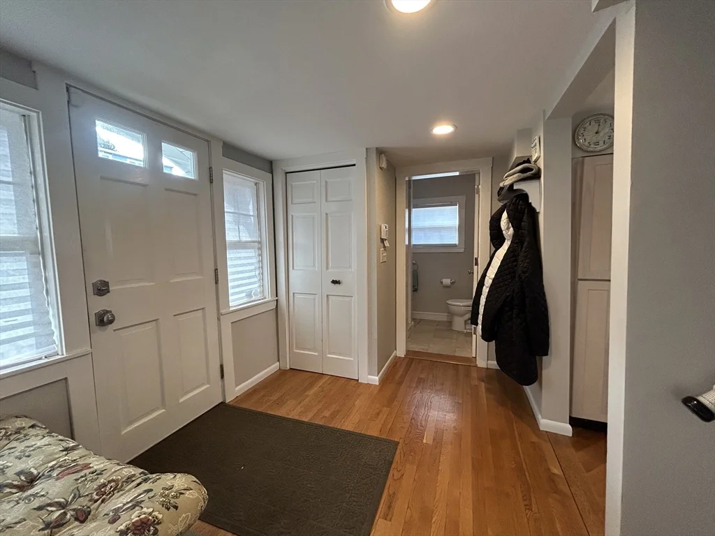2 bed, 2 bath apartment for rent at 23 Nonantum Rd Unit -, Marblehead — photo 6 of 23