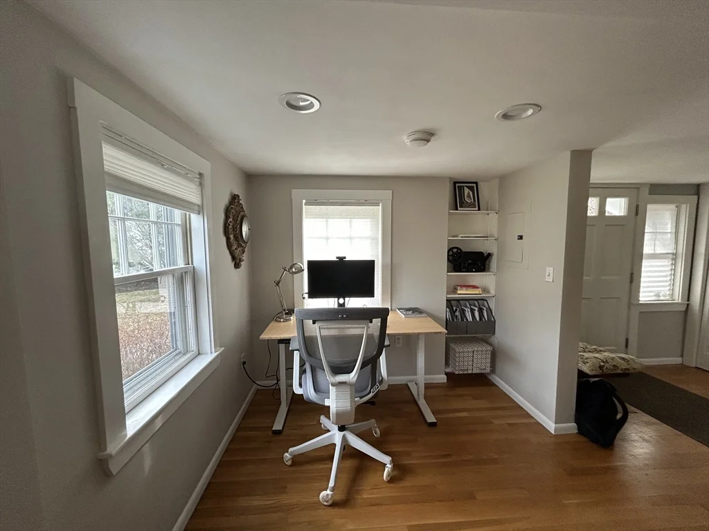 2 bed, 2 bath apartment for rent at 23 Nonantum Rd Unit -, Marblehead — photo 12 of 23