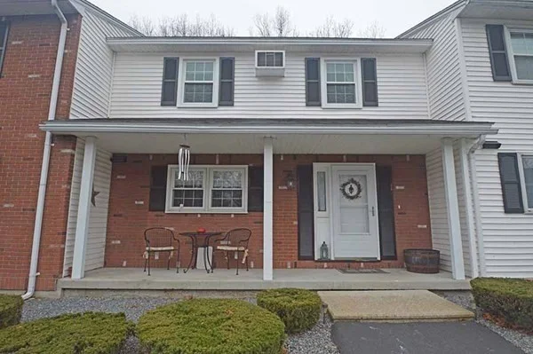 2 bed, 1 bath apartment for rent at 23 Oak St Unit B, Methuen — photo 1 of 22