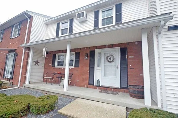 2 bed, 1 bath apartment for rent at 23 Oak St Unit B, Methuen — photo 4 of 22