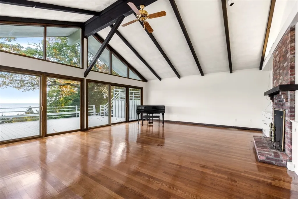3 bed, 4+ bath apartment for rent at 23 Ocean, Manchester — photo 8 of 22