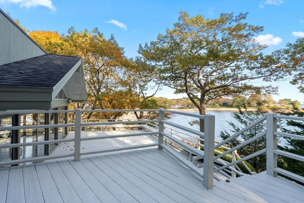 3 bed, 4+ bath apartment for rent at 23 Ocean, Manchester — photo 11 of 22