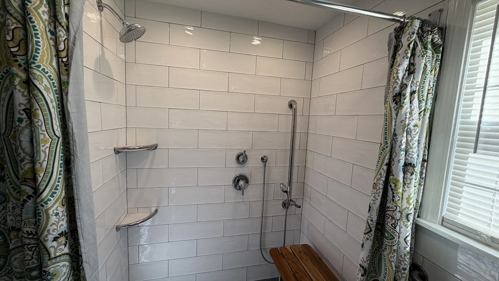 3 bed, 1 bath apartment for rent at 23 Orchard Ave Unit 1, Saugus — photo 8 of 16