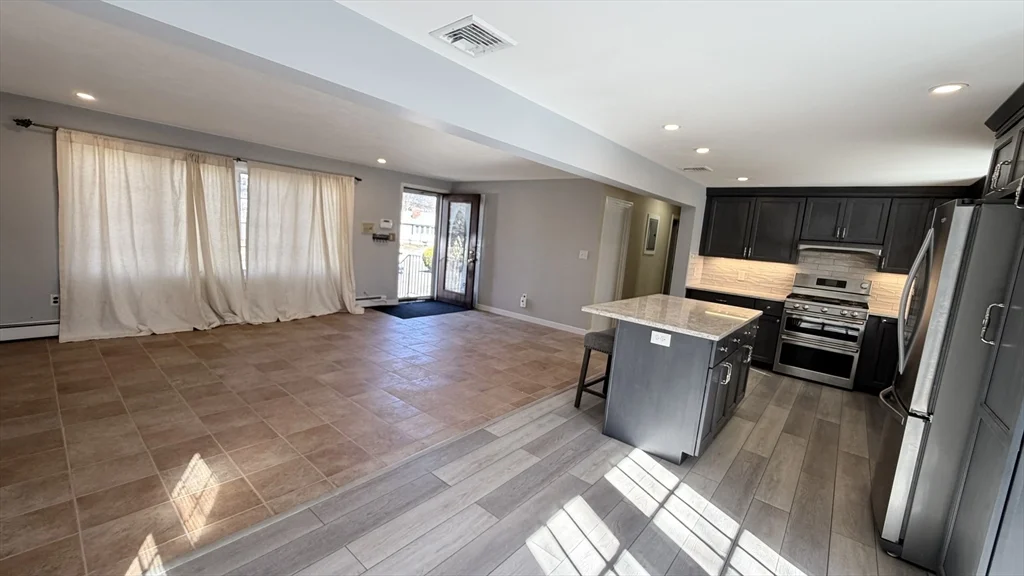 3 bed, 1 bath apartment for rent at 23 Orchard Ave Unit 1, Saugus — photo 6 of 16