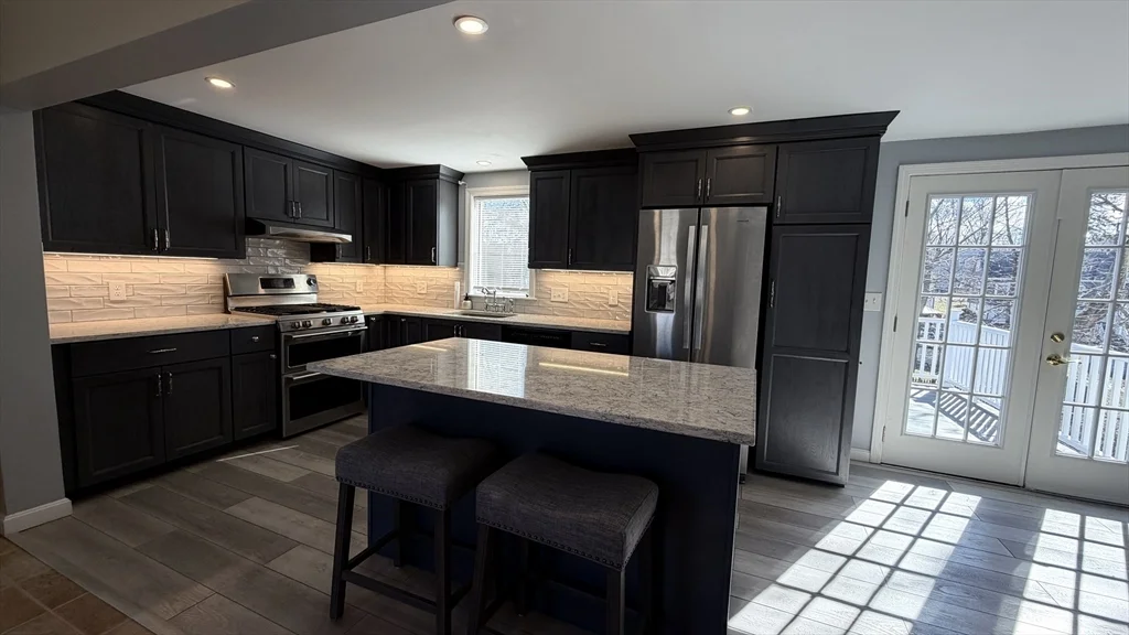 3 bed, 1 bath apartment for rent at 23 Orchard Ave Unit 1, Saugus — photo 4 of 16