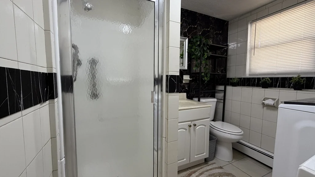 2 bed, 1 bath apartment for rent at 23 Orchard Ave Unit 2, Saugus — photo 8 of 17