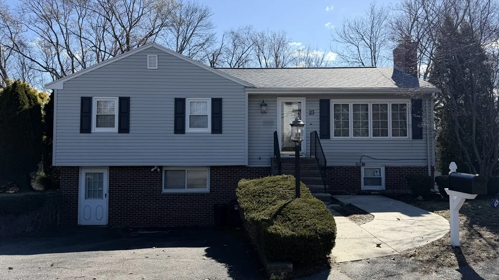 2 bed, 1 bath apartment for rent at 23 Orchard Ave Unit 2, Saugus — photo 2 of 17