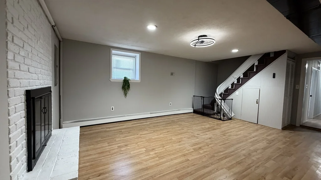 2 bed, 1 bath apartment for rent at 23 Orchard Ave Unit 2, Saugus — photo 7 of 17