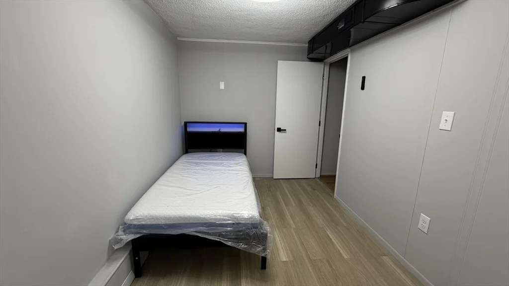 2 bed, 1 bath apartment for rent at 23 Orchard Ave Unit 2, Saugus — photo 12 of 17