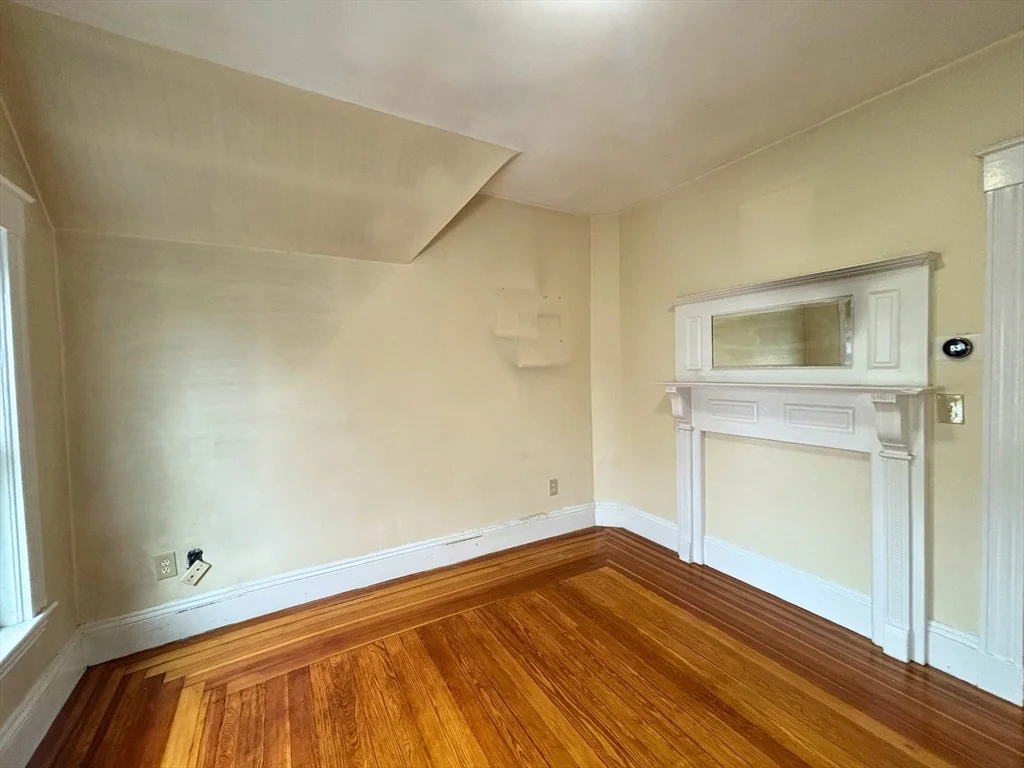 2 bed, 1 bath apartment for rent at 23 Park Rd Unit 3, Belmont — photo 8 of 15