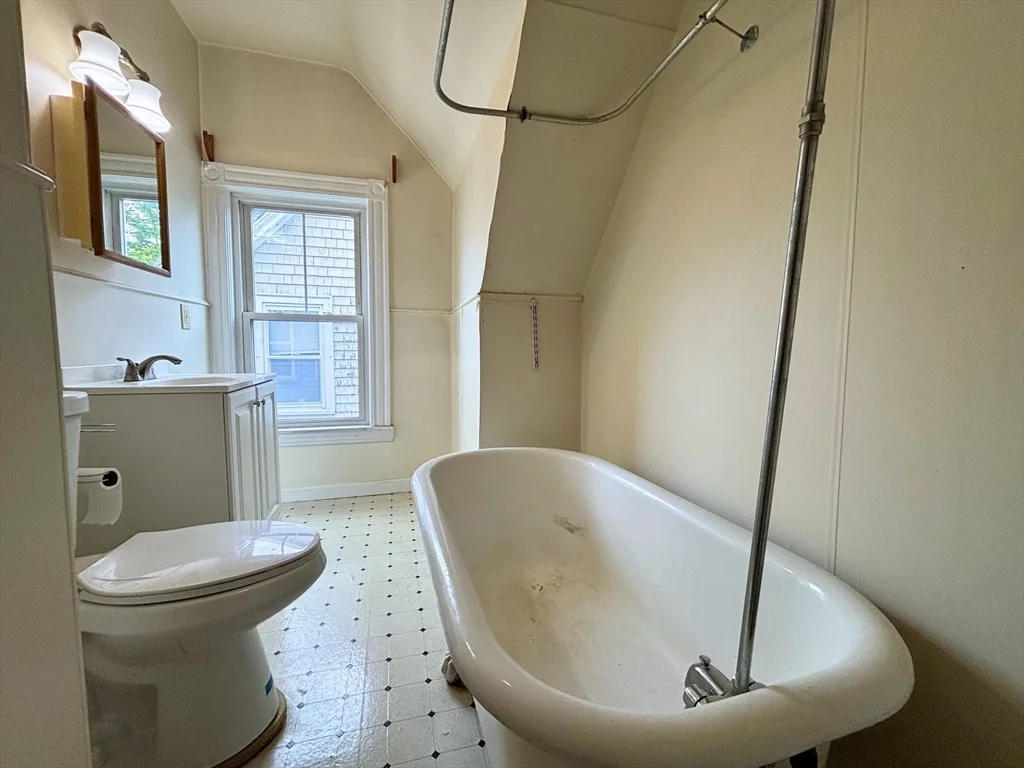 2 bed, 1 bath apartment for rent at 23 Park Rd Unit 3, Belmont — photo 12 of 15