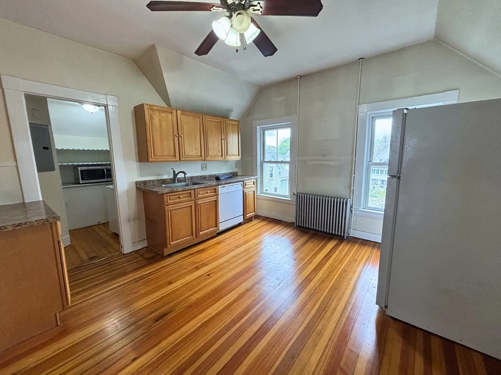 2 bed, 1 bath apartment for rent at 23 Park Rd Unit 3, Belmont — photo 13 of 15