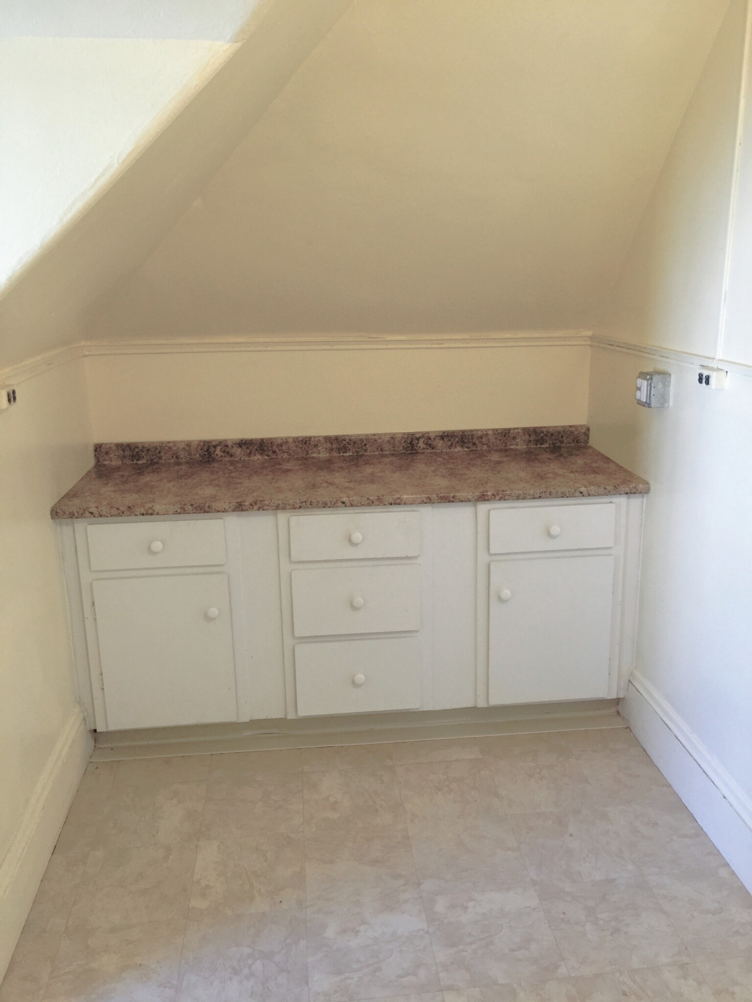 Studio bed, 1 bath apartment for rent at 23 Parsons St Unit 3, Brighton — photo 9 of 16